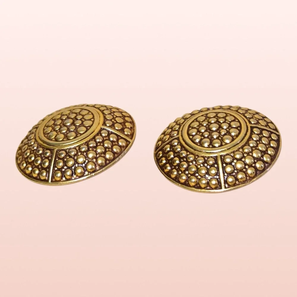 Vtg Ben-Amun Gold Tone Domed Clip On Earrings 1.5